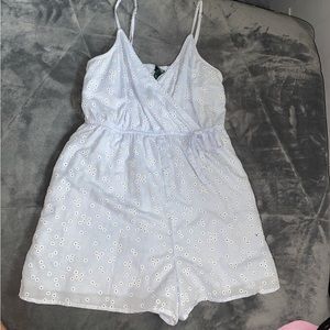 wild fable romper. Perfect for summer. It has pockets and a second lining.